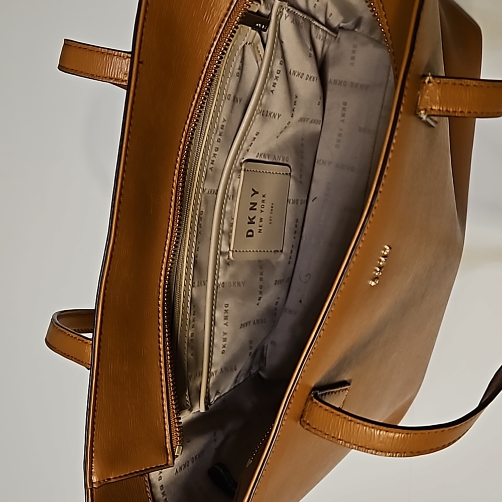 DKNY medium leather tote - Picture 4 of 6